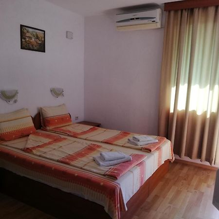 Hotel Strinava Primorsko Zewnętrze zdjęcie