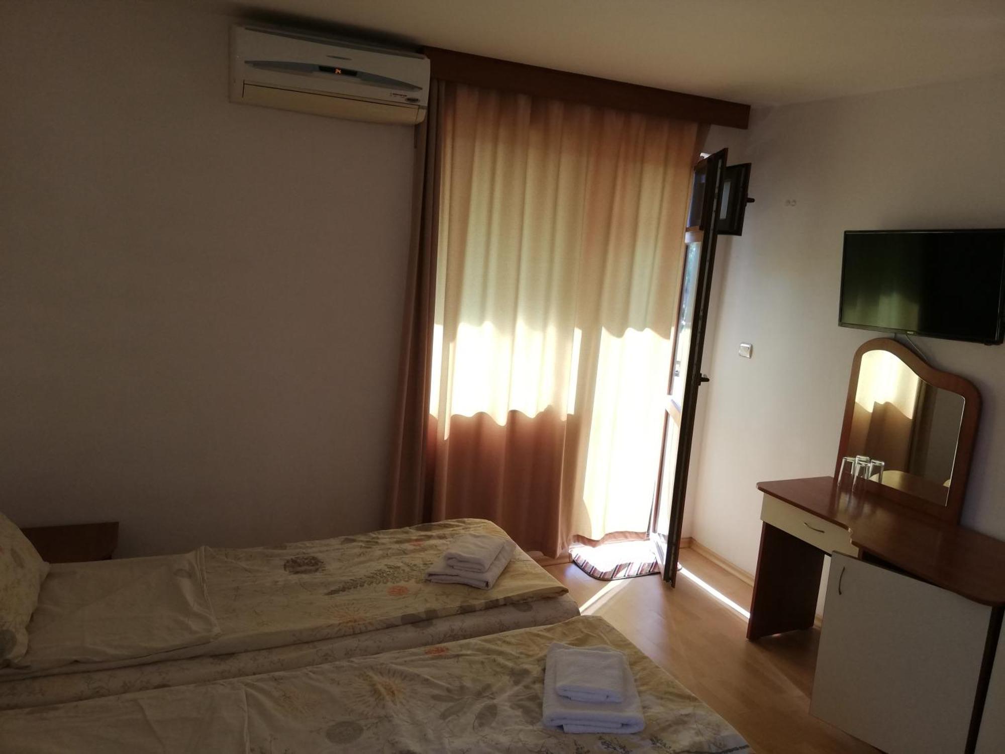 Hotel Strinava Primorsko Zewnętrze zdjęcie